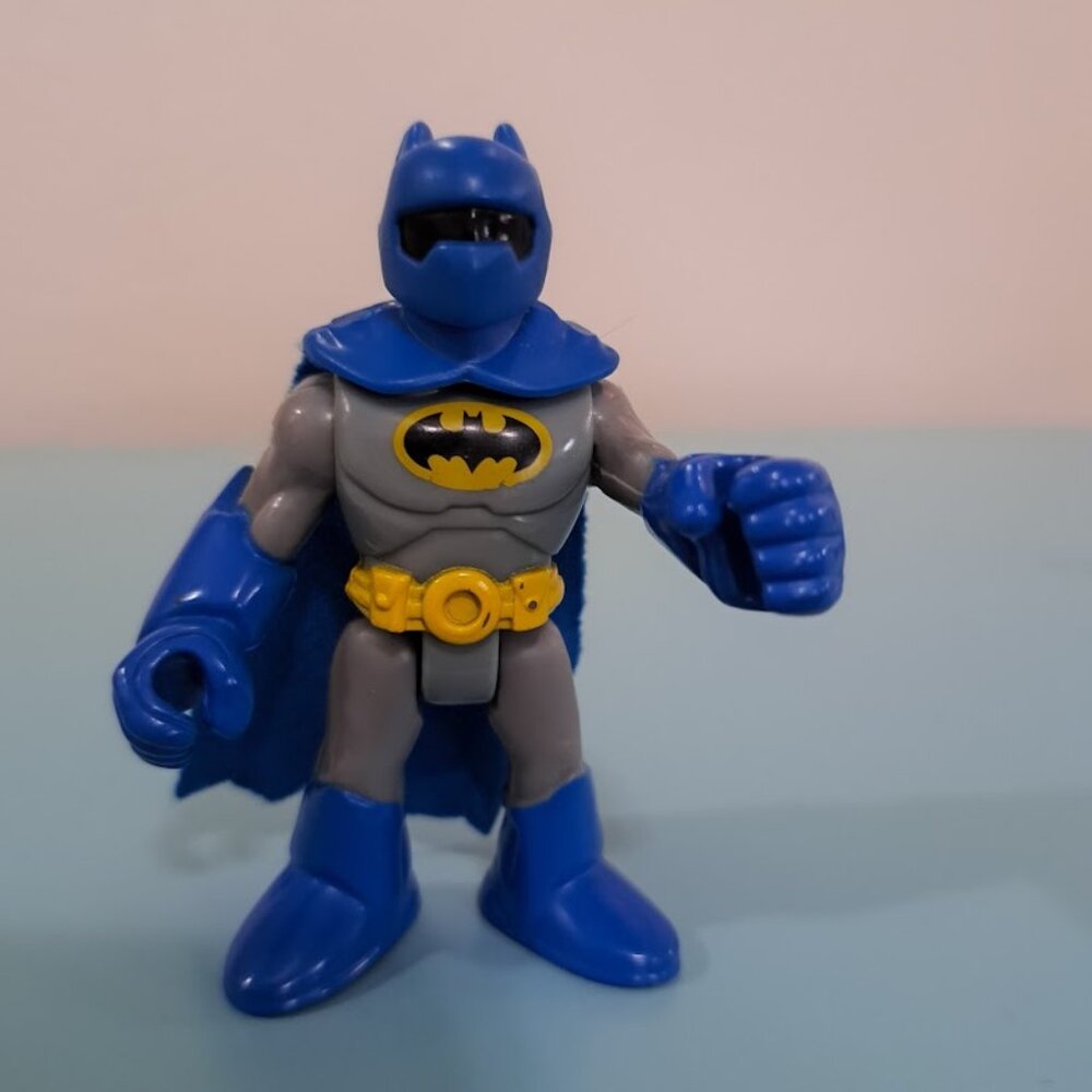 Imaginext DC Super Friends Batmobile driver blue and‎ grey batman